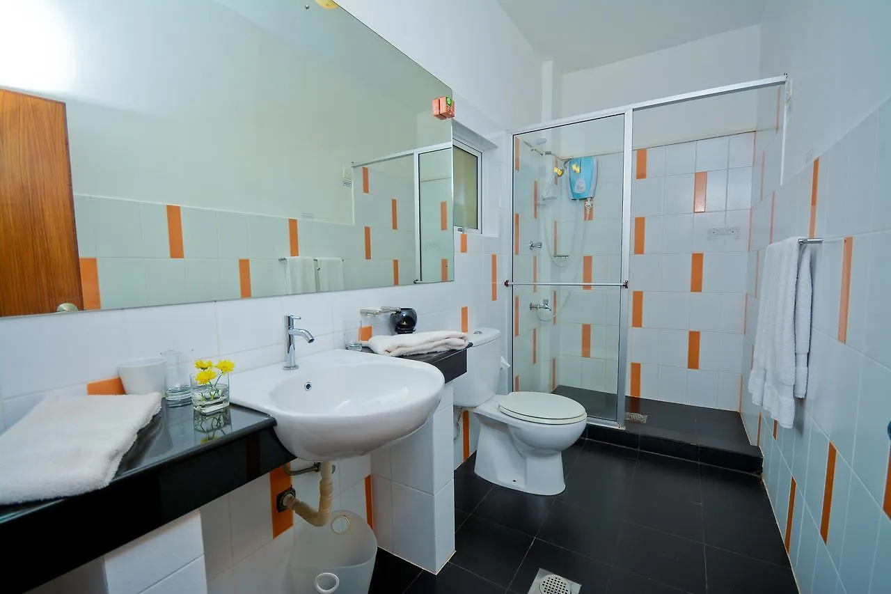 Monsoon Suites Kirillapone 3*,